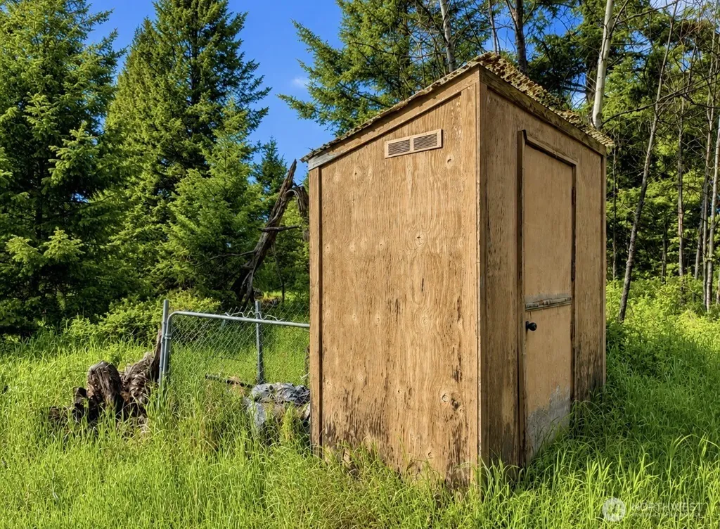 5 Brugh Road Oroville WA 98844
