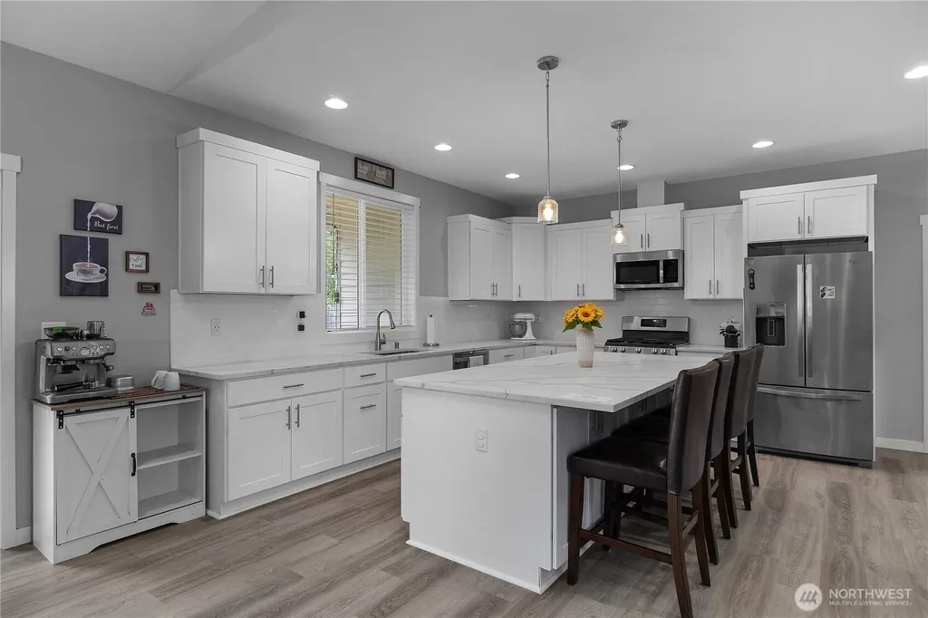 701 Myers Street SE Rainier WA 98576