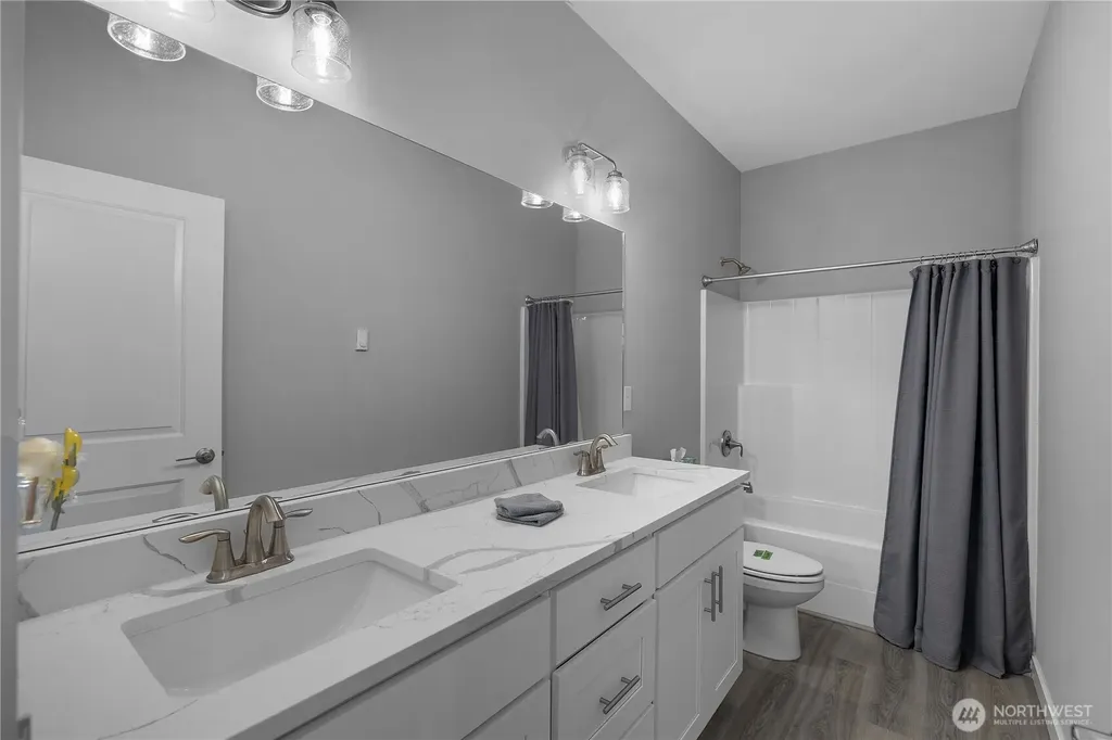 701 Myers Street SE Rainier WA 98576