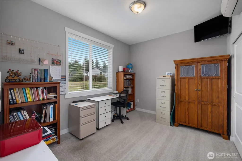 701 Myers Street SE Rainier WA 98576