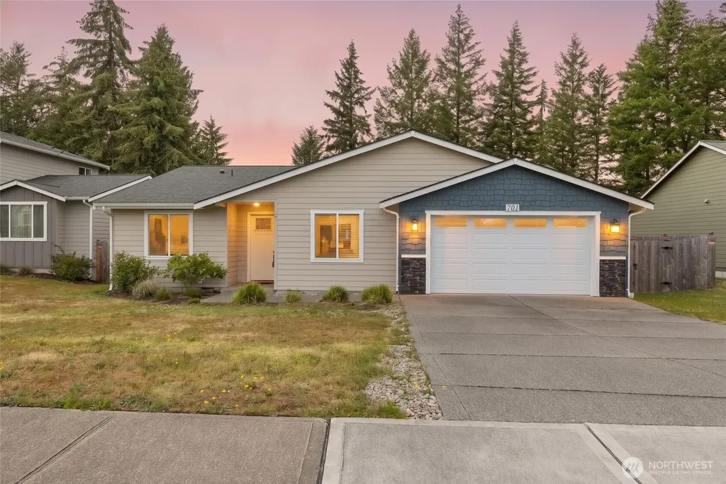 701 Myers Street SE Rainier WA 98576