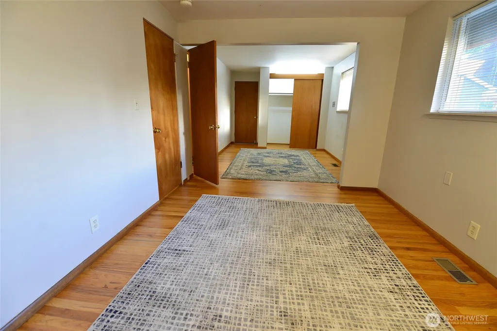 2228 Merchant Everett WA 98208