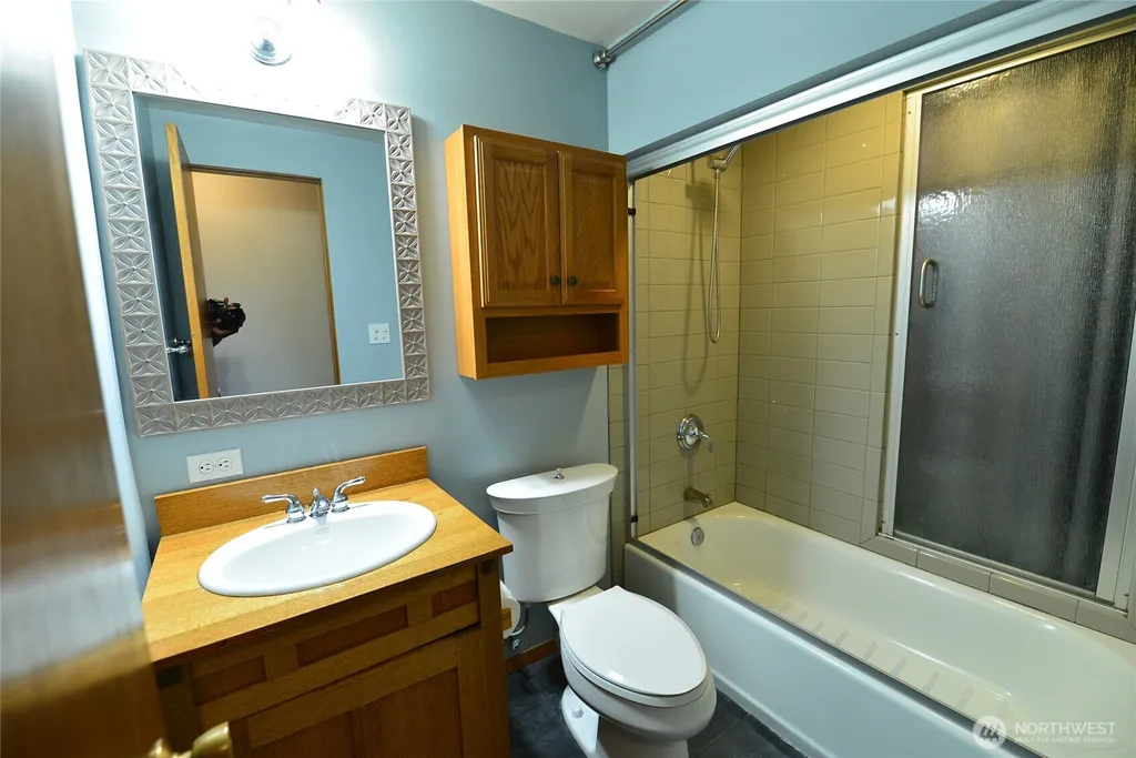 2228 Merchant Everett WA 98208