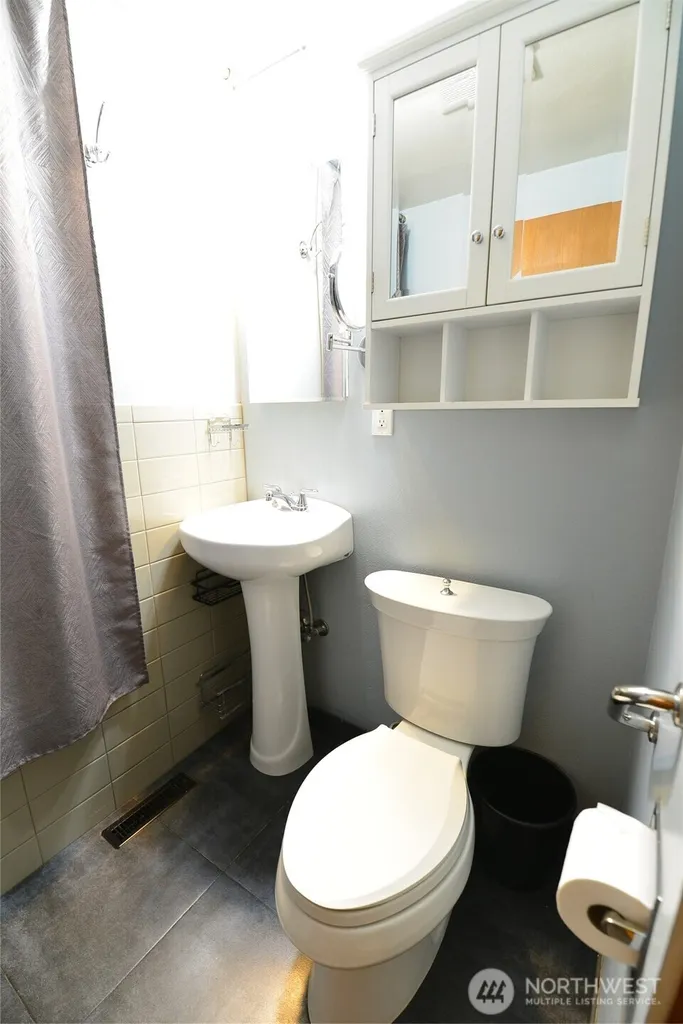 2228 Merchant Everett WA 98208