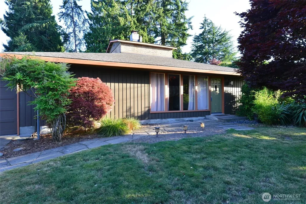 2228 Merchant Everett WA 98208