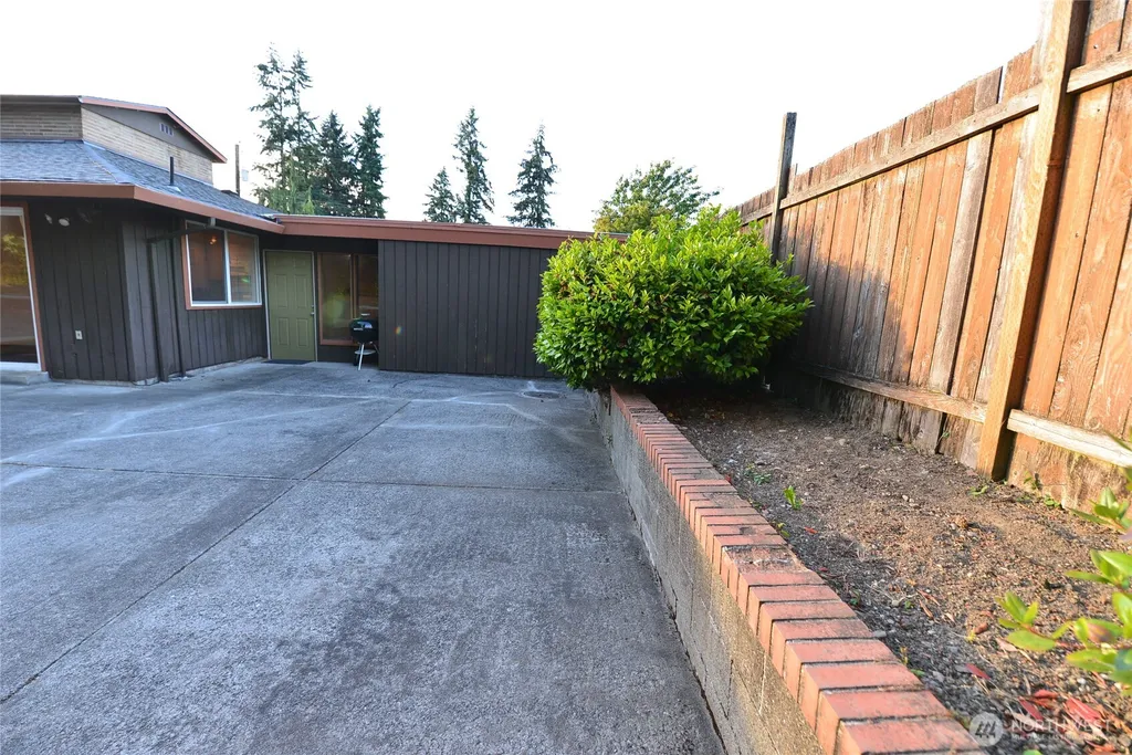 2228 Merchant Everett WA 98208