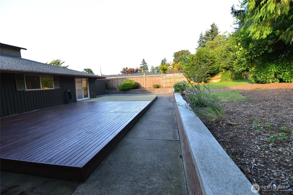 2228 Merchant Everett WA 98208