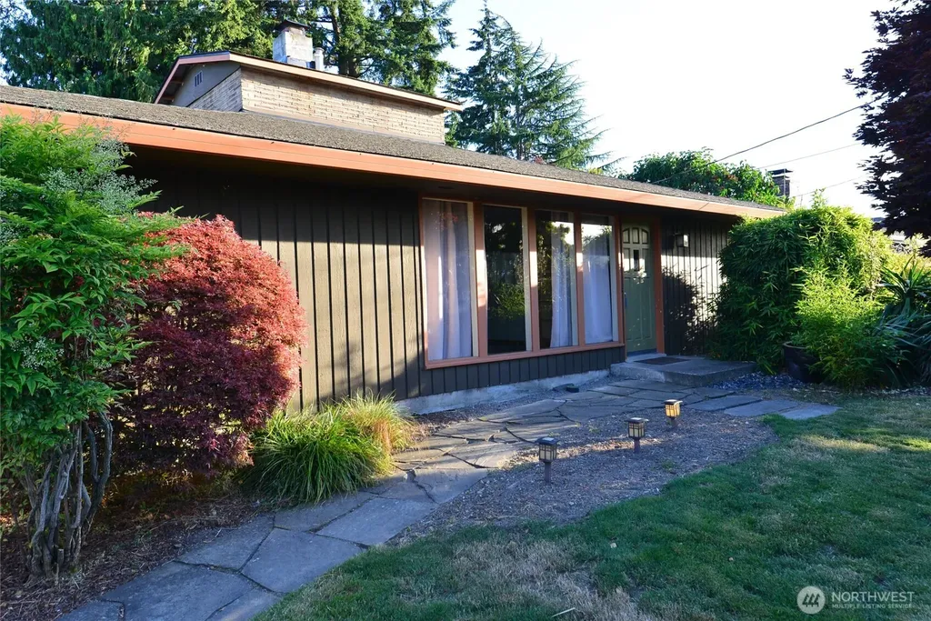 2228 Merchant Everett WA 98208