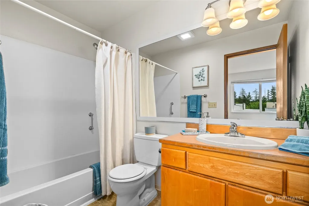 20301 19th Avenue NE Shoreline WA 98155