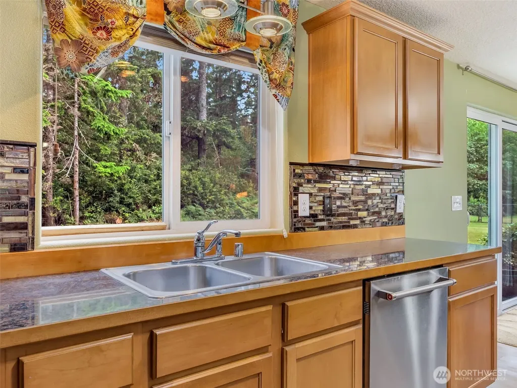1902 194th Street Long Beach WA 98631