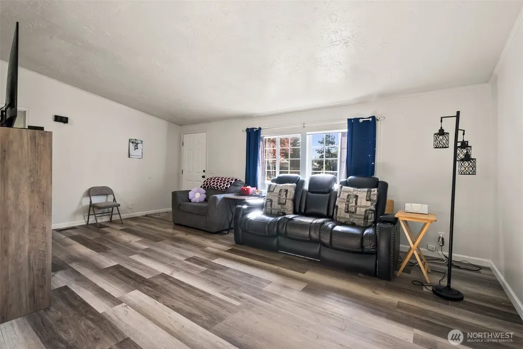 12109 241st Avenue Ct E Buckley WA 98321