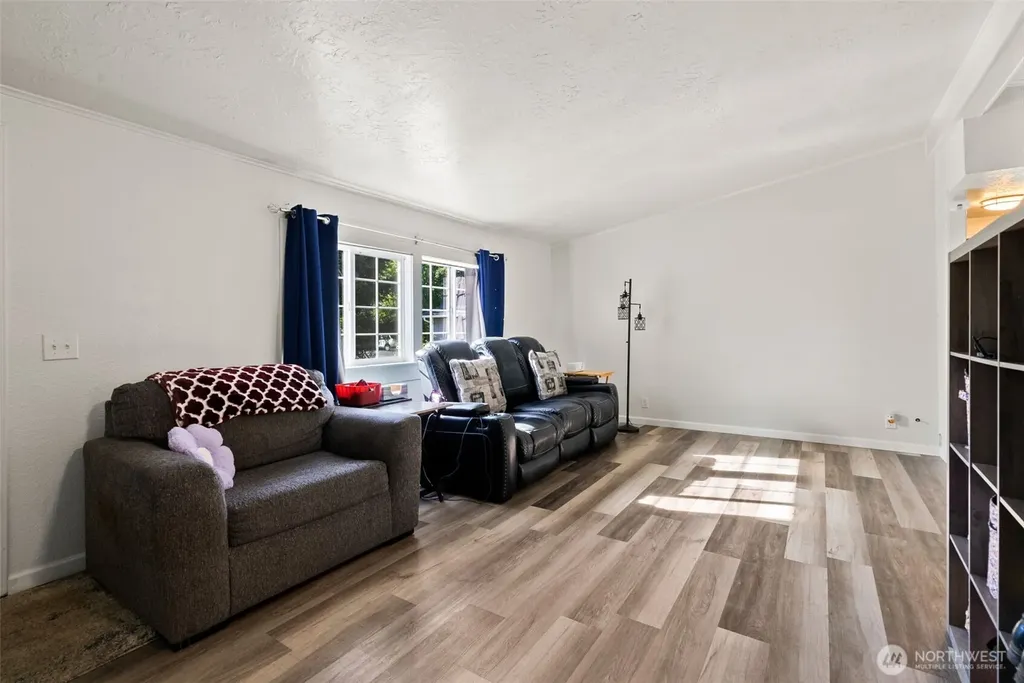 12109 241st Avenue Ct E Buckley WA 98321