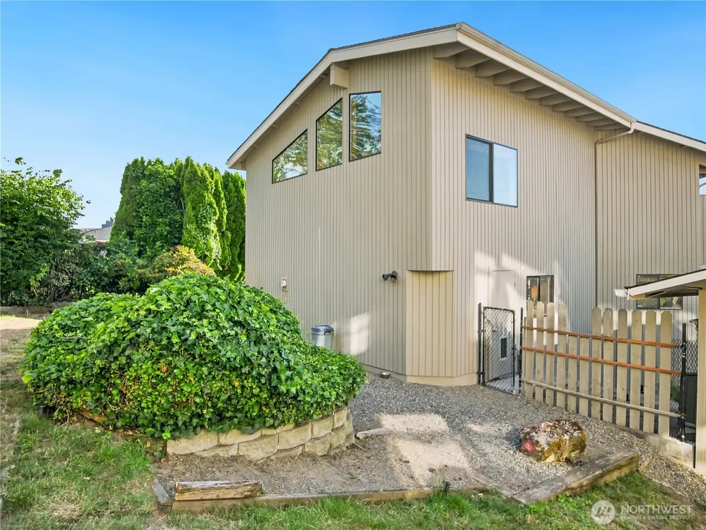 3310 Lake Washington Boulevard N Renton WA 98056