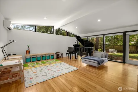 2414 161st Avenue NE Bellevue WA 98008