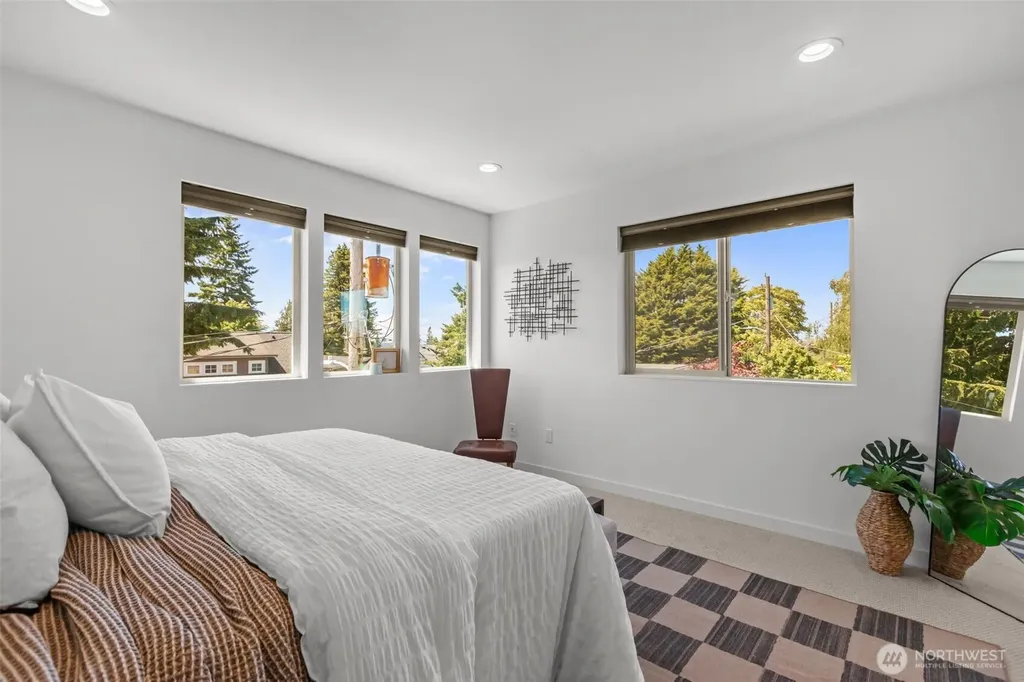 2639 45th Avenue SW Seattle WA 98116