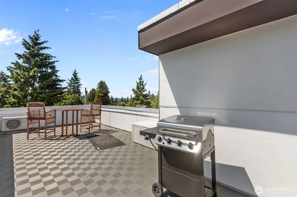 2639 45th Avenue SW Seattle WA 98116