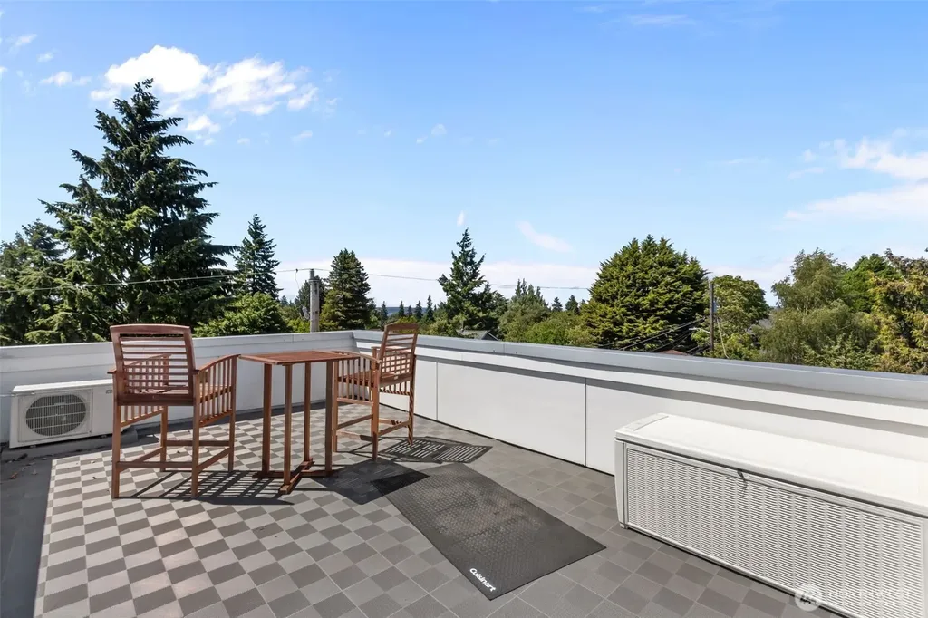 2639 45th Avenue SW Seattle WA 98116