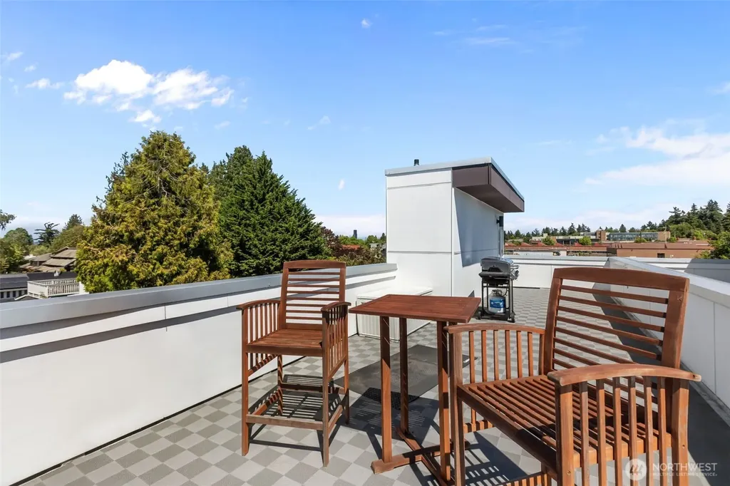 2639 45th Avenue SW Seattle WA 98116