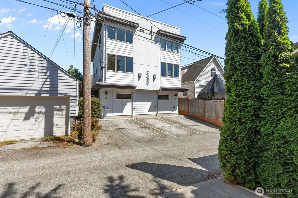 2639 45th Avenue SW Seattle WA 98116