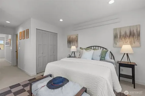 2639 45th Avenue SW Seattle WA 98116