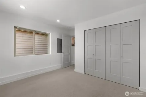 2639 45th Avenue SW Seattle WA 98116