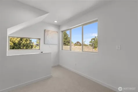 2639 45th Avenue SW Seattle WA 98116