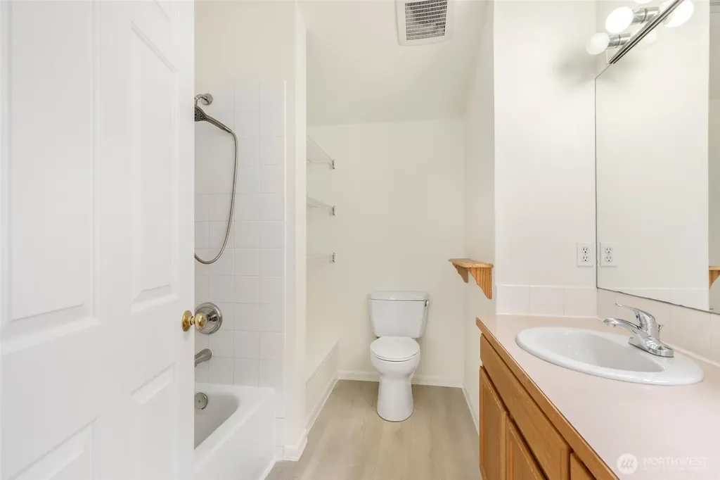 12715 35th Avenue NE Seattle WA 98125