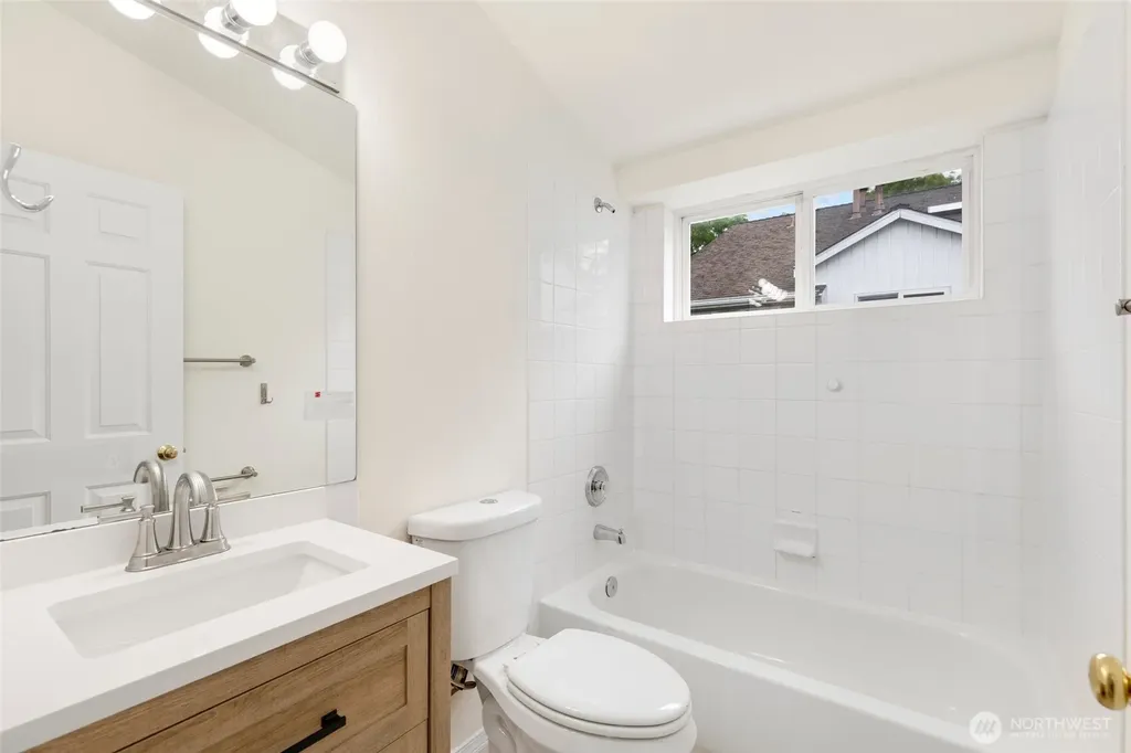 12715 35th Avenue NE Seattle WA 98125