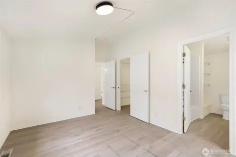 12715 35th Avenue NE Seattle WA 98125