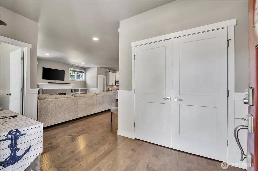 1115 NE Sockeye Court Bremerton WA 98311