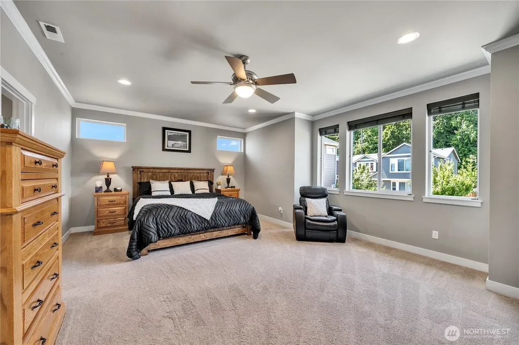 1115 NE Sockeye Court Bremerton WA 98311