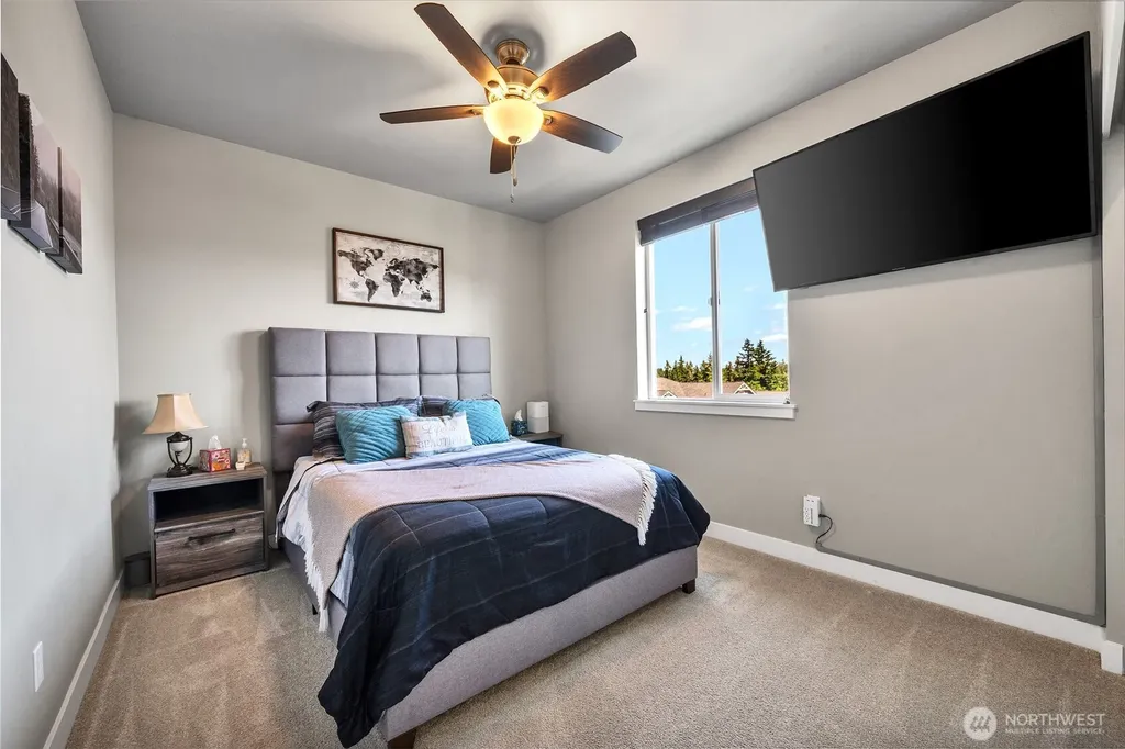 1115 NE Sockeye Court Bremerton WA 98311