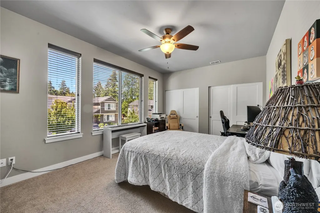 1115 NE Sockeye Court Bremerton WA 98311