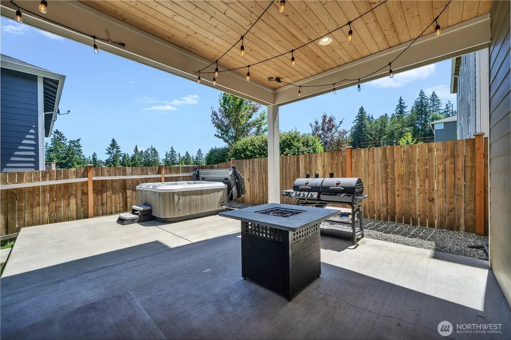 1115 NE Sockeye Court Bremerton WA 98311