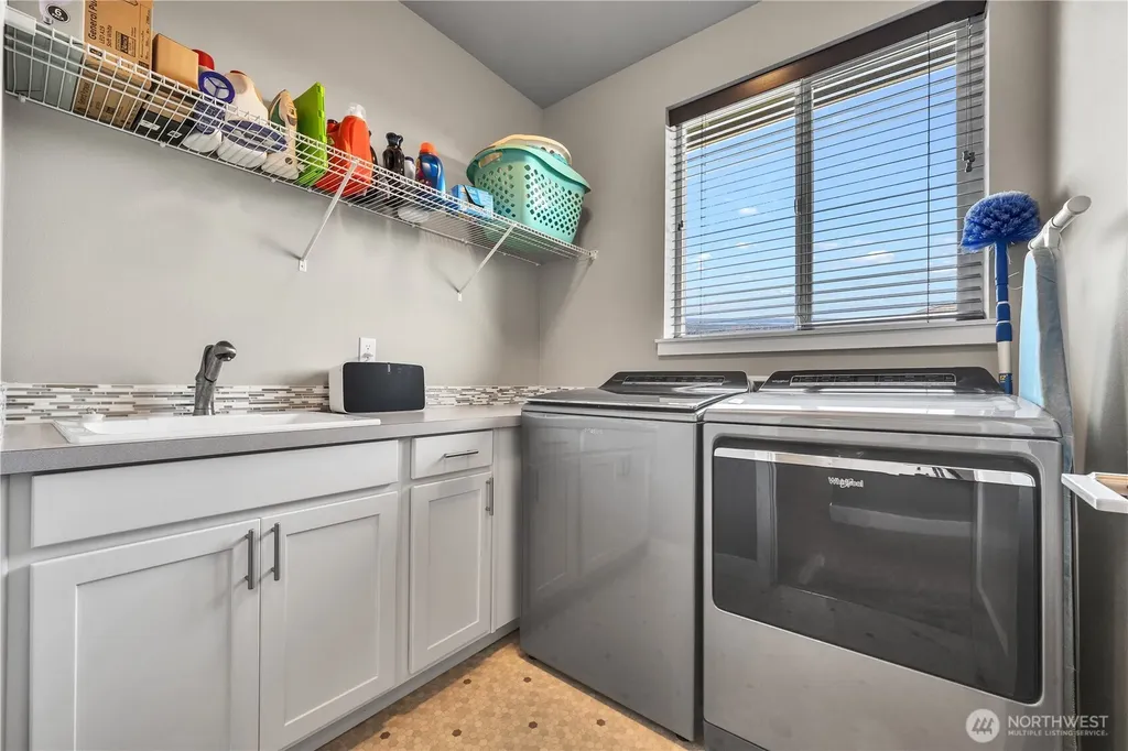 1115 NE Sockeye Court Bremerton WA 98311