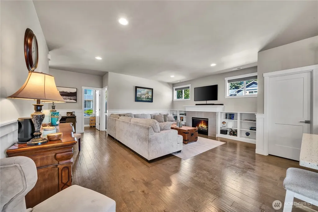 1115 NE Sockeye Court Bremerton WA 98311