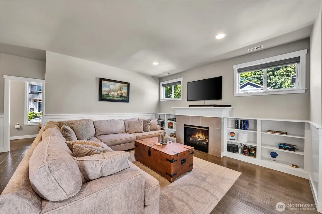 1115 NE Sockeye Court Bremerton WA 98311