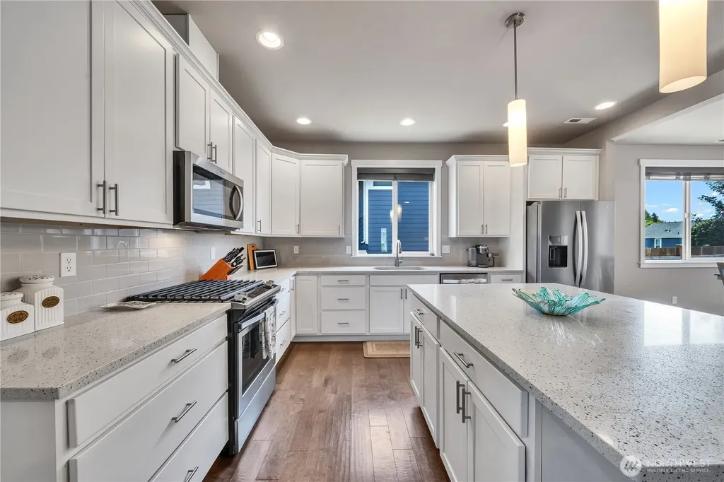 1115 NE Sockeye Court Bremerton WA 98311