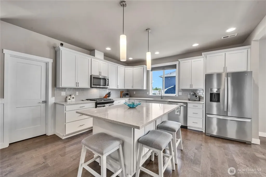 1115 NE Sockeye Court Bremerton WA 98311