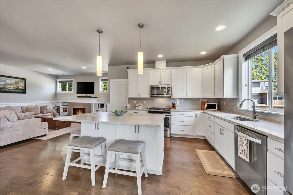 1115 NE Sockeye Court Bremerton WA 98311