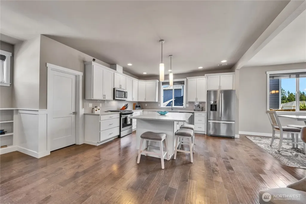 1115 NE Sockeye Court Bremerton WA 98311