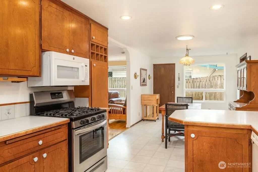 1708 Monterey Court NE Renton WA 98056