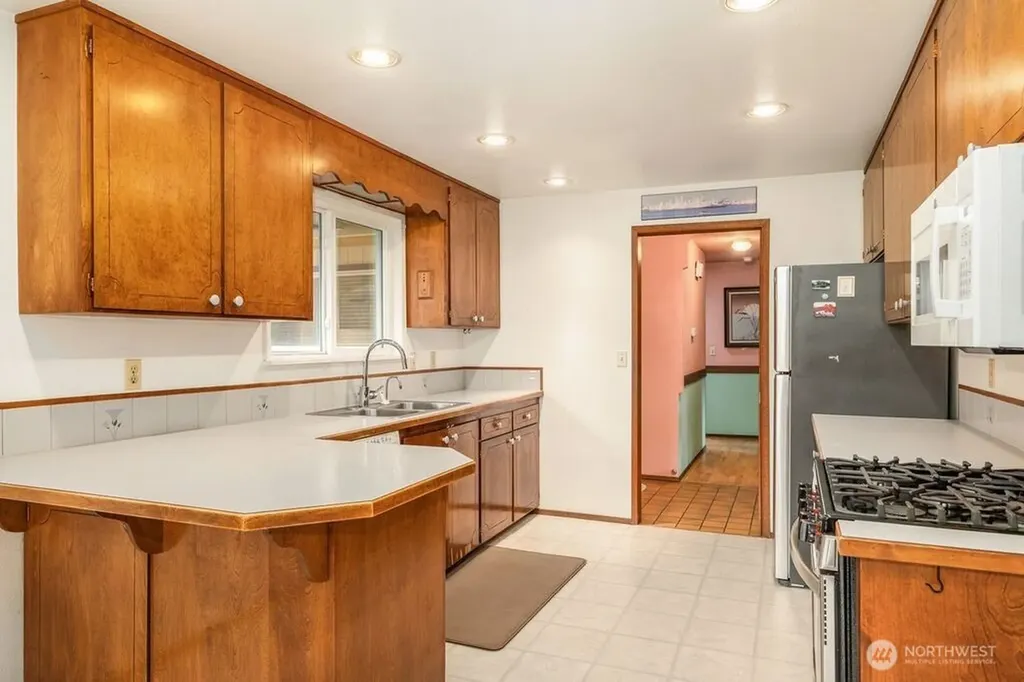 1708 Monterey Court NE Renton WA 98056