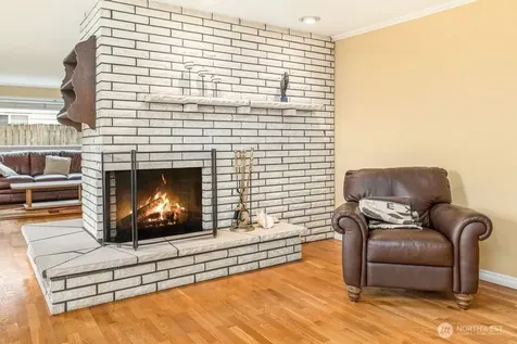 1708 Monterey Court NE Renton WA 98056