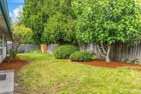 1708 Monterey Court NE Renton WA 98056
