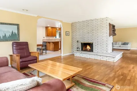 1708 Monterey Court NE Renton WA 98056