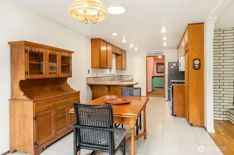 1708 Monterey Court NE Renton WA 98056