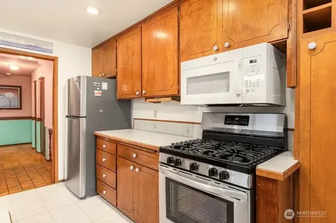 1708 Monterey Court NE Renton WA 98056