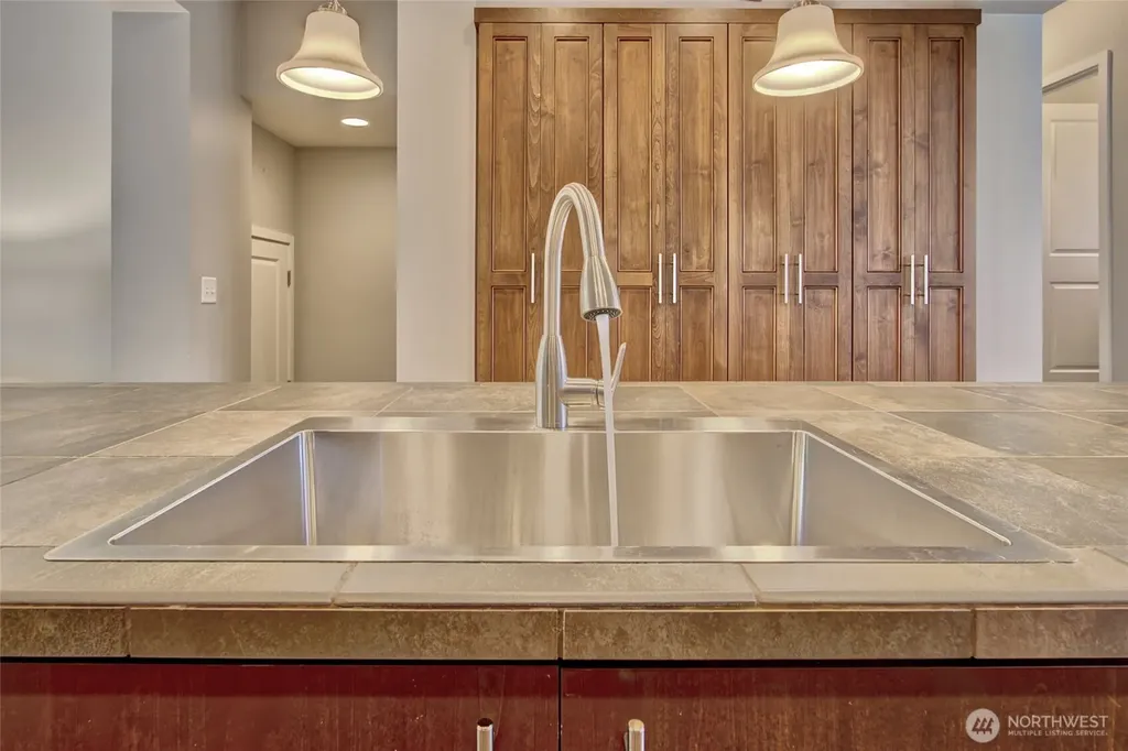 15720 Manor Way Lynnwood WA 98087