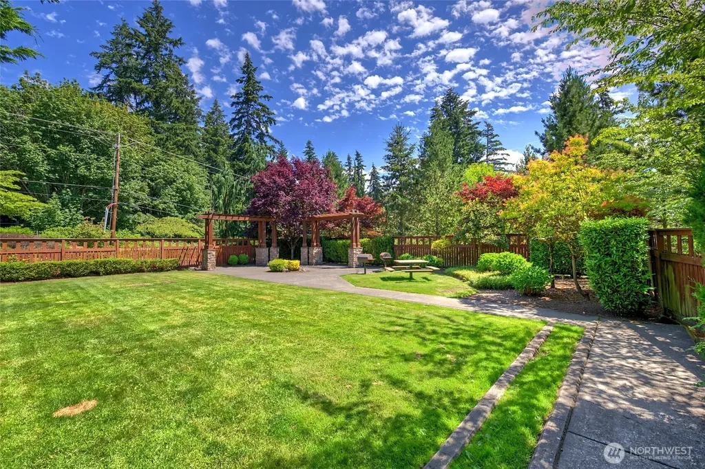 15720 Manor Way Lynnwood WA 98087